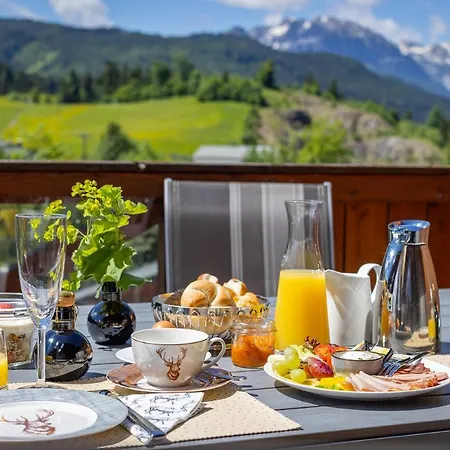 Wellness- Und Familienhotel Garni Dachsteinresort Lägenhetshotell Rußbach am Paß Gschütt