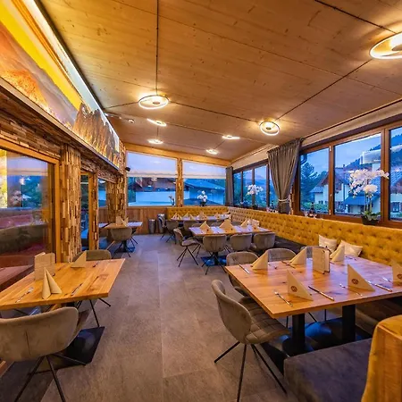 Wellness- Und Familienhotel Garni Dachsteinresort 4* Русбах-ам-Пас-Гшютт