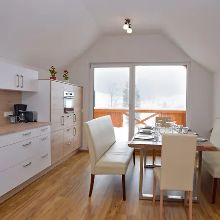 Wellness- Und Garni Dachsteinresort アパートホテル 4*