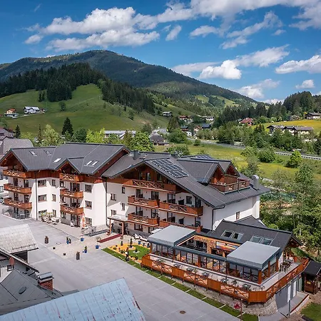 Lägenhetshotell Wellness- Und Garni Dachsteinresort 4*