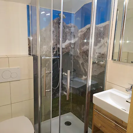 Wellness- Und Garni Dachsteinresort 4* Russbach am Pass Gschuett