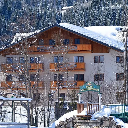 Lägenhetshotell Wellness- Und Familienhotel Garni Dachsteinresort Rußbach am Paß Gschütt