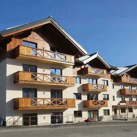 Wellness- Und Familienhotel Garni Dachsteinresort 4*